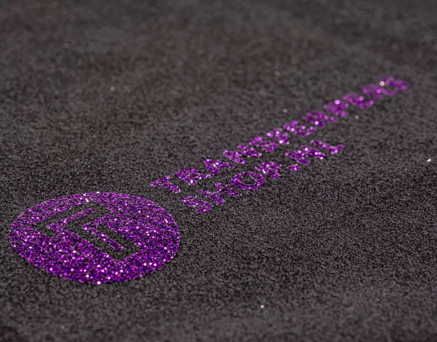 Stahls cad cut glitter eggplant 954 flexfolie detail