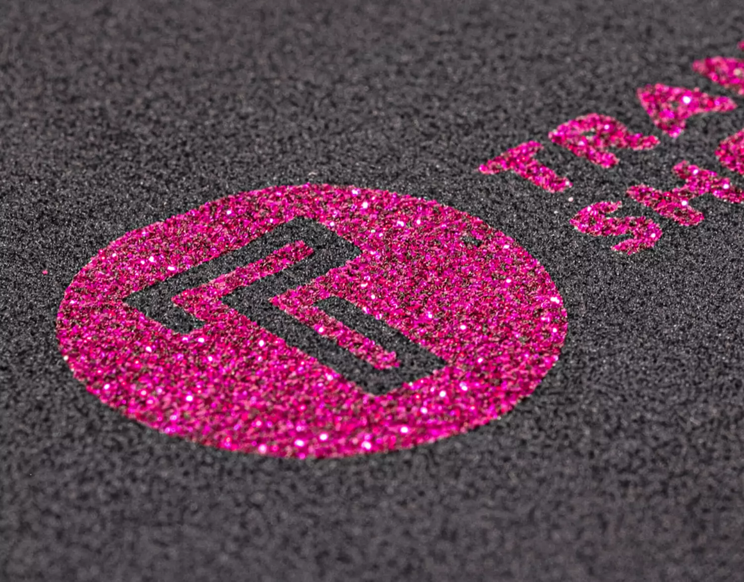 Stahls cad cut glitter hot pink 943 flexfolie detail 1